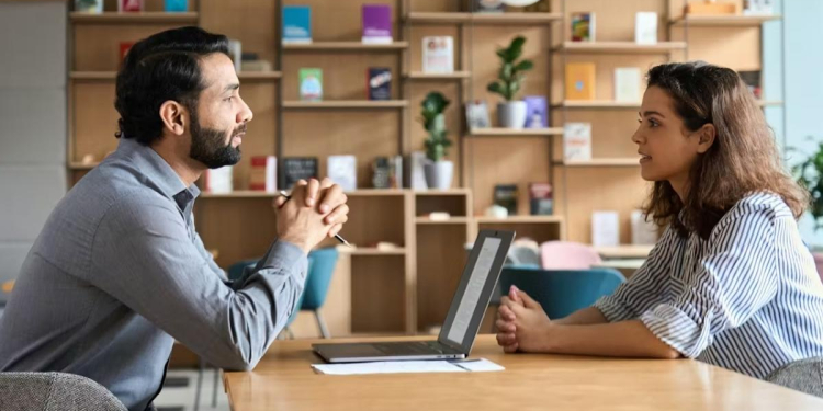 La Hustle Culture dans le monde du travail l MBA.ma