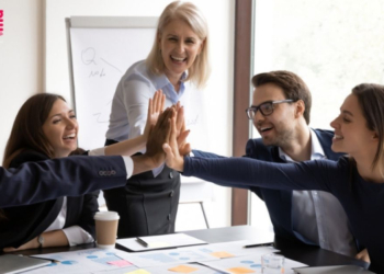 Cultiver l’engagement et la fidélité des collaborateurs : stratégies innovantes pour une équipe dynamique