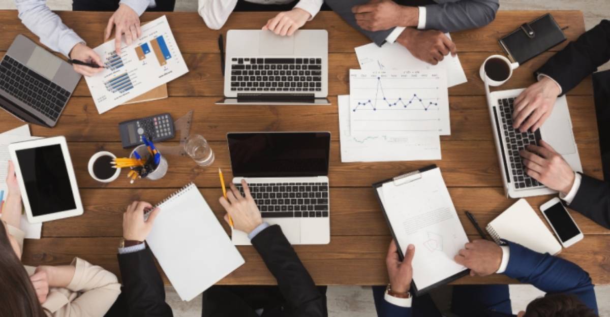 Génération Z, IA et retour au bureau : comment les entreprises peuvent-elles fidéliser les jeunes talents ?