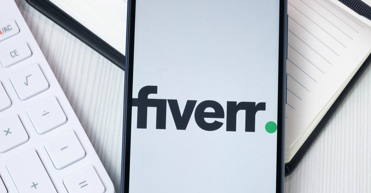 Quand le président de Fiverr alerte : « L’IA menace aussi votre métier »