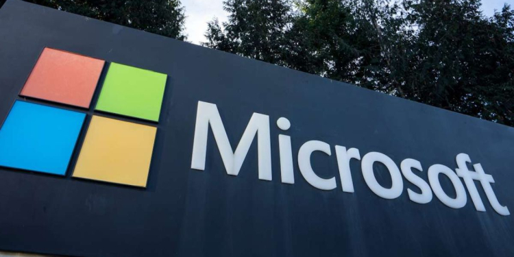 Microsoft va supprimer plus de 10 000 postes en 2025 : une restructuration guidée par l’IA l DRH.ma
