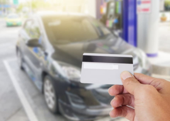 Fini les notes de frais, optez pour une carte carburant entreprise !