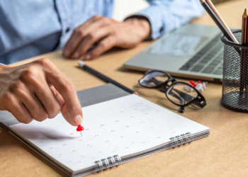 Comment optimiser la gestion des congés estivaux pour maintenir la productivité des équipes ?