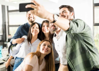 Employee advocacy : une stratégie incontournable pour la visibilité et la crédibilité des entreprises modernes