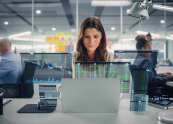 Comment l’IA et la flexibilité du travail peuvent dynamiser la productivité malgré la pénurie de main-d’œuvre