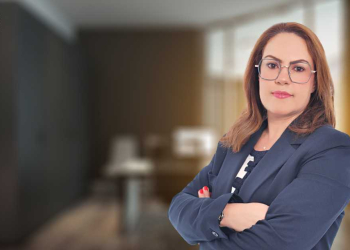 [INTERVIEW] Gestion des congés d’été : insights de Mouna EZZAIER, DRH dans une multinationale de l’industrie