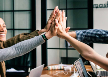 L’impact de la gestion des relations internes sur l’Employee Advocacy