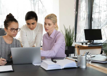 Optimiser la productivité des équipes pendant les congés estivaux