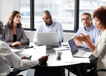 Optimiser les évaluations de fin d’année dans les petites entreprises : meilleures pratiques à adopter