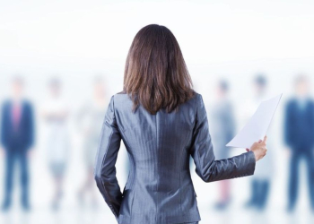 Femmes et pouvoir : les biais qui freinent encore leur ascension