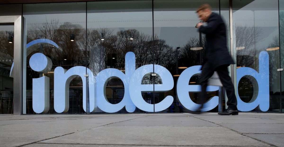 Indeed et Glassdoor se réorganisent : 1 300 postes supprimés pour accélérer le virage vers l’IA