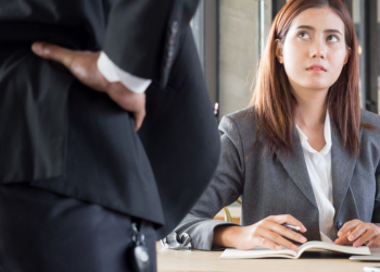Sortir du micro-management : comment adopter une posture de coach pour mieux diriger