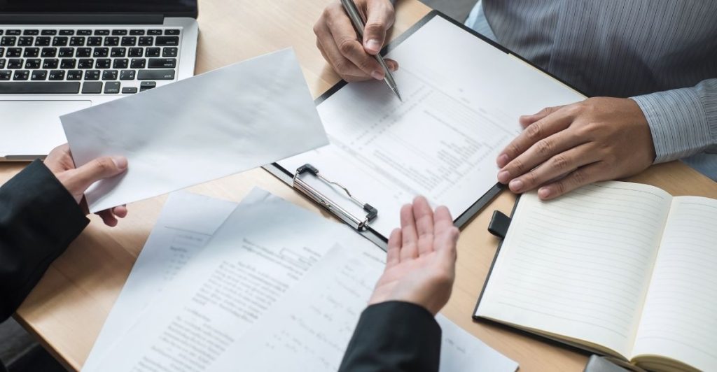 Comment les tendances ESG influencent-elles les politiques de rémunération et de récompense des collaborateurs ?