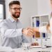 Évaluer pour recruter : construire une grille d’évaluation PFE qui mesure les soft skills et le potentiel, pas seulement les compétences techniques
