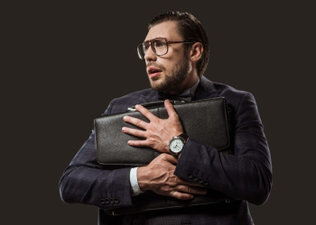 Le « job hugging » : quand la prudence prend le pas sur l’ambition professionnelle