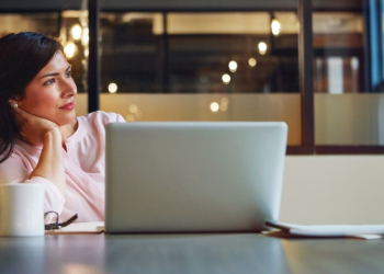 Environnement de travail sûr : le facteur de rétention sous-estimé de la Gen Z l DRH.ma