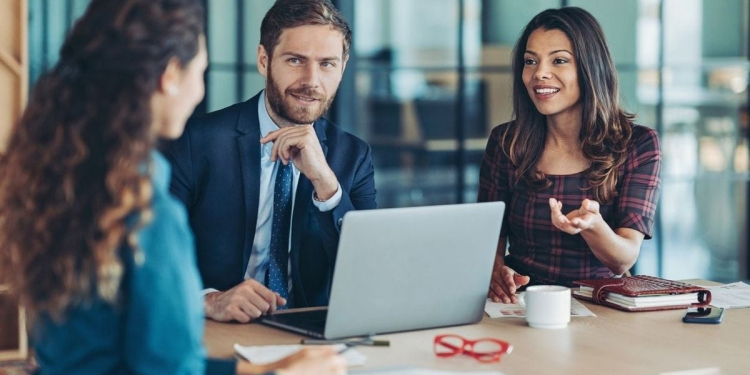 L’improbable alliance : ce que la Gen Z partage avec les Boomers (et que les Millennials n’ont pas) l DRH.ma