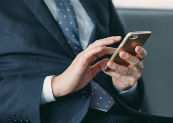 Adieu corporate, bonjour authenticité : quand vos salariés deviennent votre média l DRH.ma