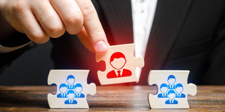 Népotisme vs Compétence : objectiver le recrutement des proches l DRH.ma