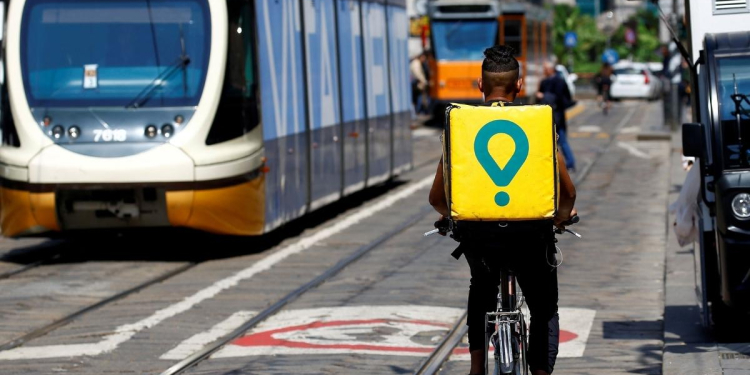 Glovo sous tutelle judiciaire en Italie : quand l’exploitation devient un mode opératoire l DRH.ma