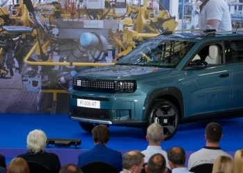 Transition électrique en Europe l’industrie automobile française face à un choc social structurant l DRH.ma