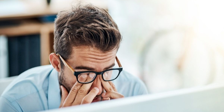 Le 996 débarque en Silicon Valley : quand l'IA relance le culte du surtravail l DRH.ma