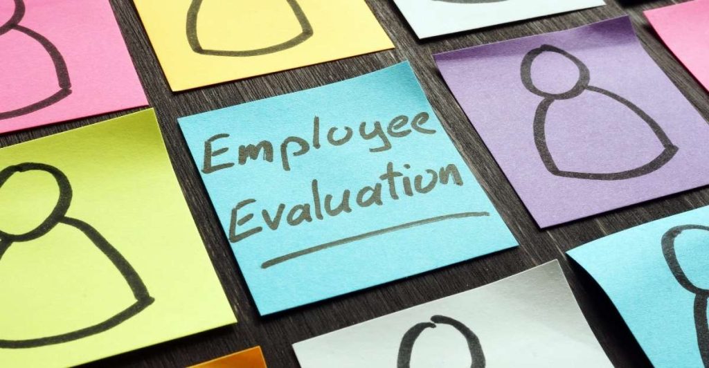 Évaluer la performance à l’ère de l’IA : pourquoi les anciens KPI ne disent plus grand-chose l DRH.ma
