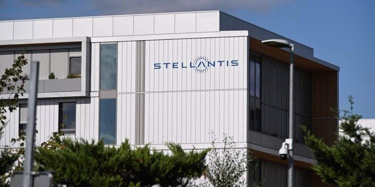 Poissy : Stellantis arrête l’assemblage automobile et recompose 700 emplois l DRH.ma