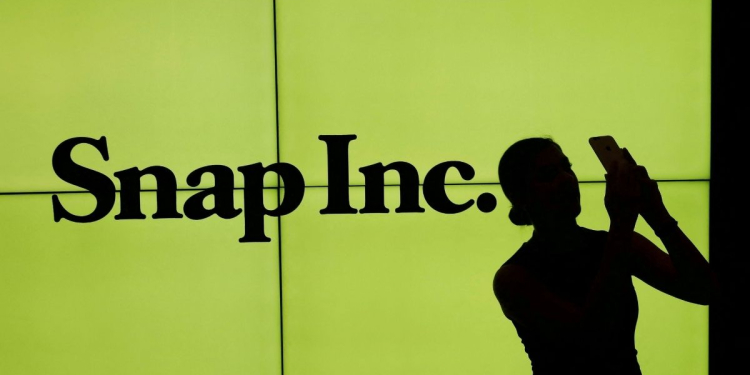 Snap Inc. réduit ses effectifs de 16 % : l’IA et la pression des investisseurs redéfinissent la stratégie l DRH.ma