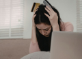 Anxiété financière au travail : le coût invisible sur la productivité l DRH.ma