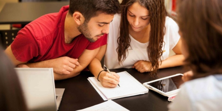 Réforme de l’AMO-Étudiants : entre simplification et risque de précarité sanitaire l DRH.ma