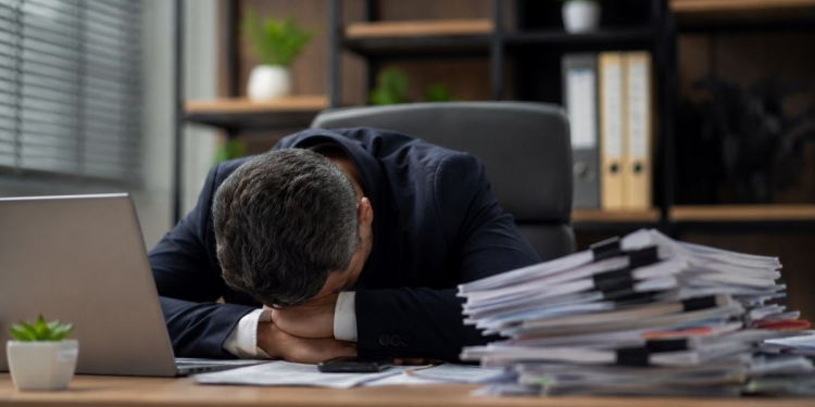 Ghost Jobs : vos KPIs de recrutement masquent-ils un « productivity theater » ? l DRH.ma