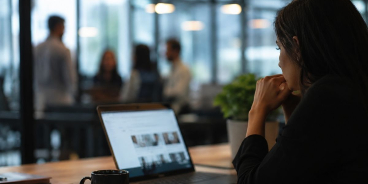 Ghost Jobs : LinkedIn expose les pratiques de recrutement fictif l DRH.ma