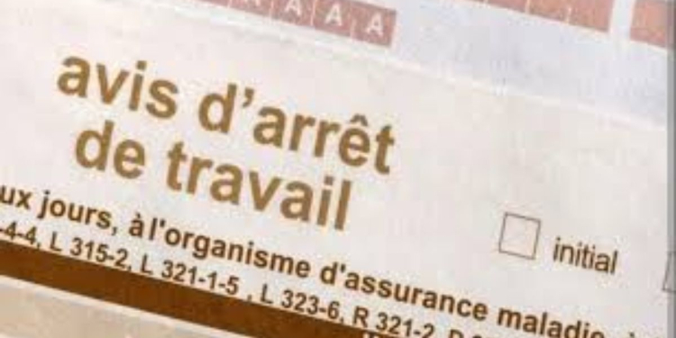 Arrêts maladie : la France plafonne les prescriptions à 31 jours dès septembre 2026 pour freiner une dépense de 18 milliards d’euros l DRH.ma
