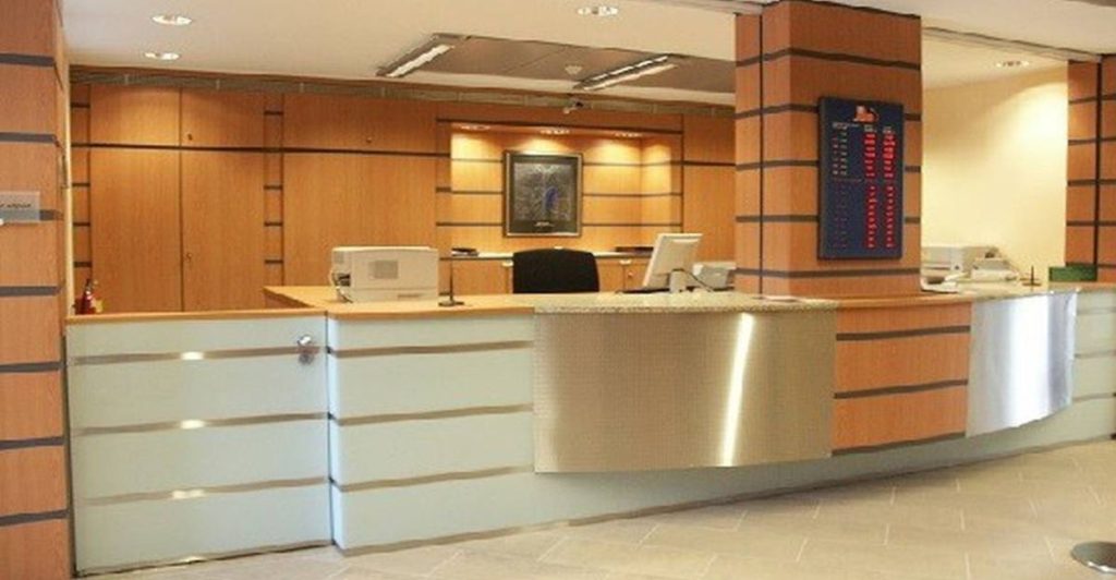 Banques marocaines : 180 agences fermées en 2025, une transformation qui redessine les métiers l DRH.ma