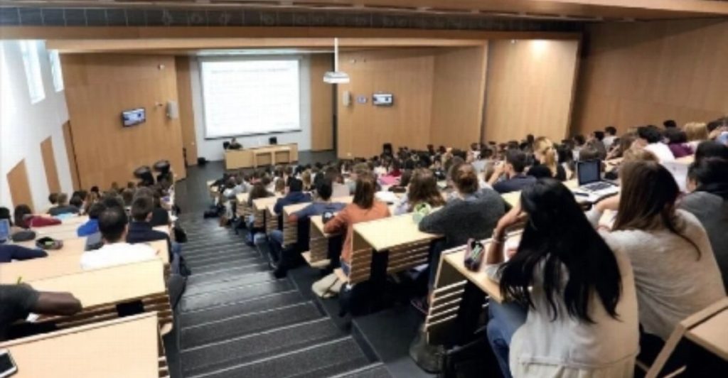 Enseignement en temps aménagé : la reprise d’études s’organise pour les salariés et fonctionnaires l DRH.ma