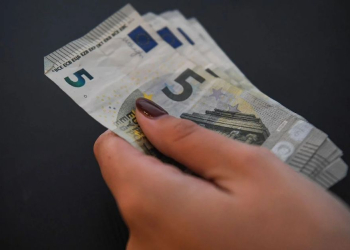 Budget 2027 en France : le gel du point d’indice place les fonctionnaires en première ligne l DRH.ma