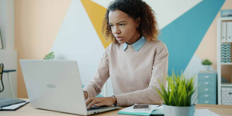 [ENQUÊTE] France : l’intensité du travail recule de 5 points, mais 61 % des employés peu qualifiés cumulent les contraintes physiques l DRH.ma