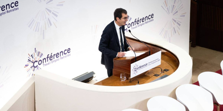 France : la Conférence travail-emploi-retraites propose un accord national sur l’IA et de nouvelles mesures de prévention l DRH.ma