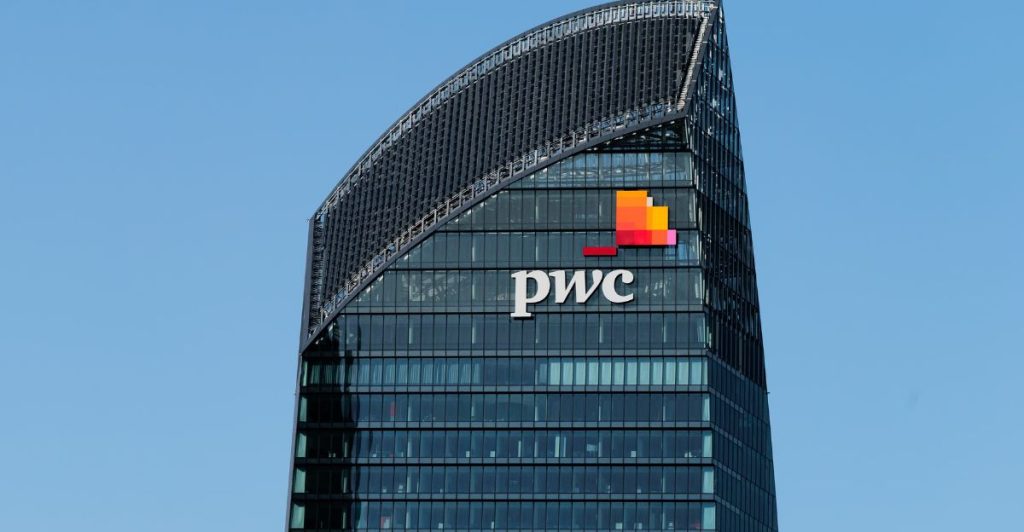 PwC regroupe 40 000 emplois d’offshoring en Inde pour adapter son modèle à l’IA l DRH.ma