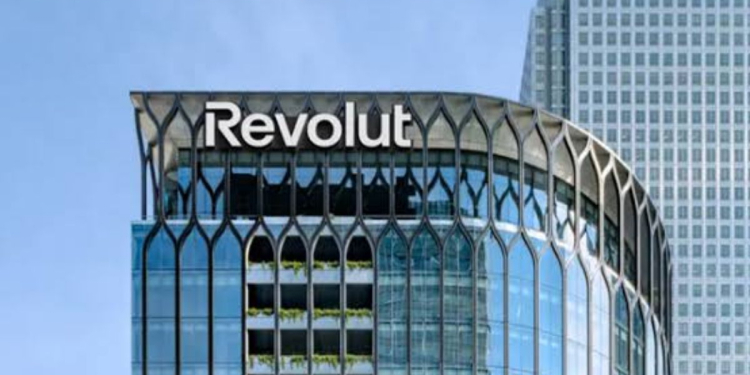 Frais professionnels : Revolut Business automatise les dépenses des collaborateurs en déplacement l DRH.ma