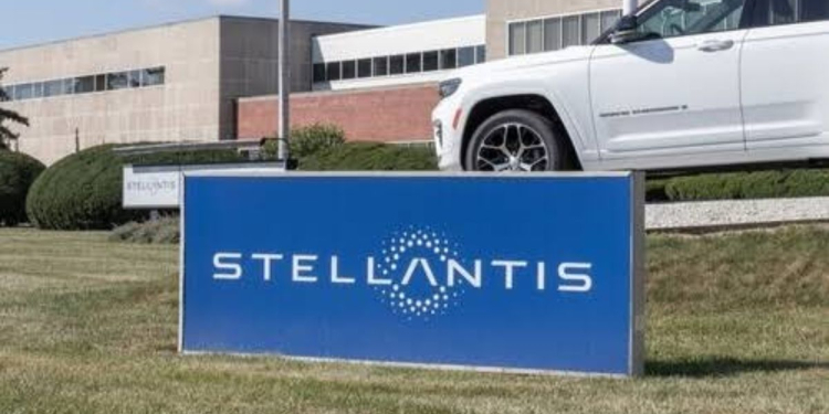 France : Stellantis met trois usines françaises au chômage partiel en octobre l DRH.ma