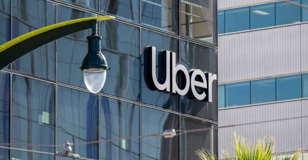 Uber supprime 3 300 emplois, soit 10 % de ses effectifs, et réduit de 20 % son management l DRH.ma