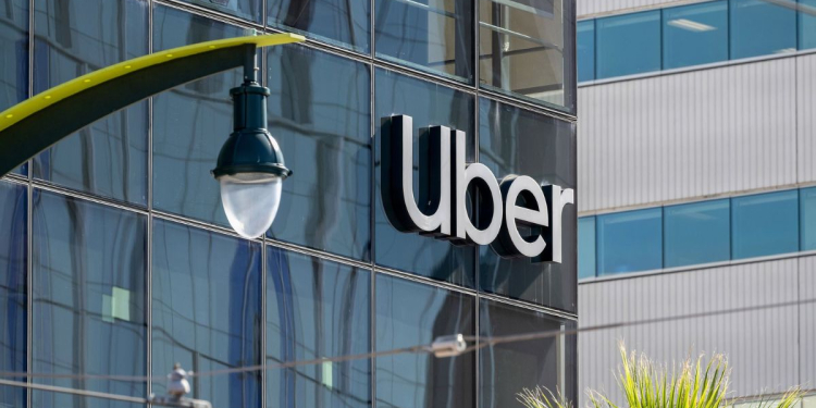 Uber supprime 3 300 emplois, soit 10 % de ses effectifs, et réduit de 20 % son management l DRH.ma