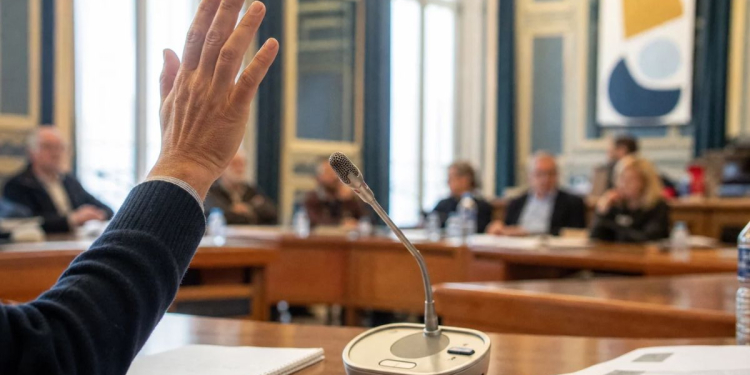 France : le gouvernement étudie des cotisations sur l’épargne salariale au-delà de 3 000 euros l DRH.ma