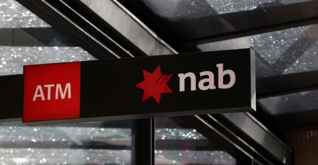 Australie : NAB annonce jusqu’à 2 500 suppressions de postes, principalement dans les fonctions centrales l DRH.ma