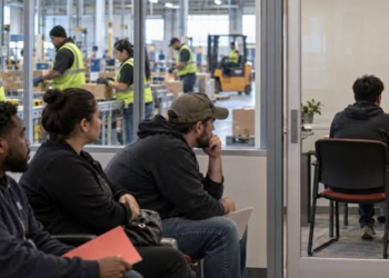 États-Unis : les licenciements restent faibles, mais les recrutements ralentissent fortement l DRH.ma