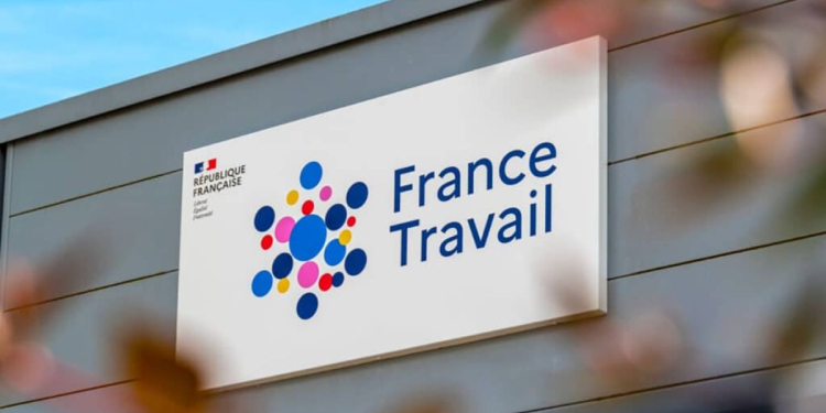 France : les plans sociaux bondissent de 32 % sur un an, selon la Dares l DRH.ma