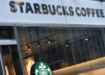 Starbucks poursuit sa restructuration et supprime de nouveaux emplois aux États-Unis l DRH.ma