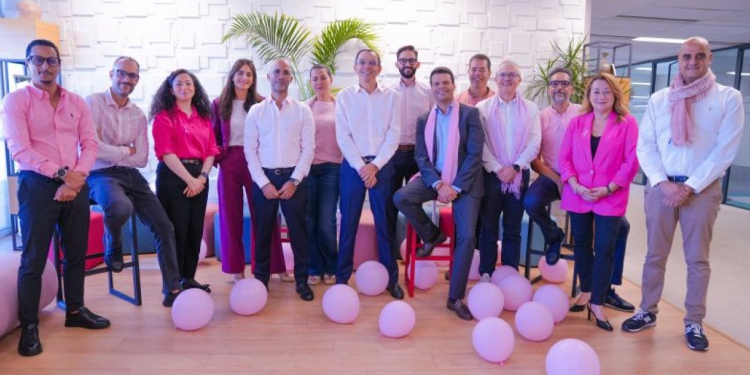 Membres du Comité Exécutif d’AXA Services Maroc réunis pour Octobre Rose 2026